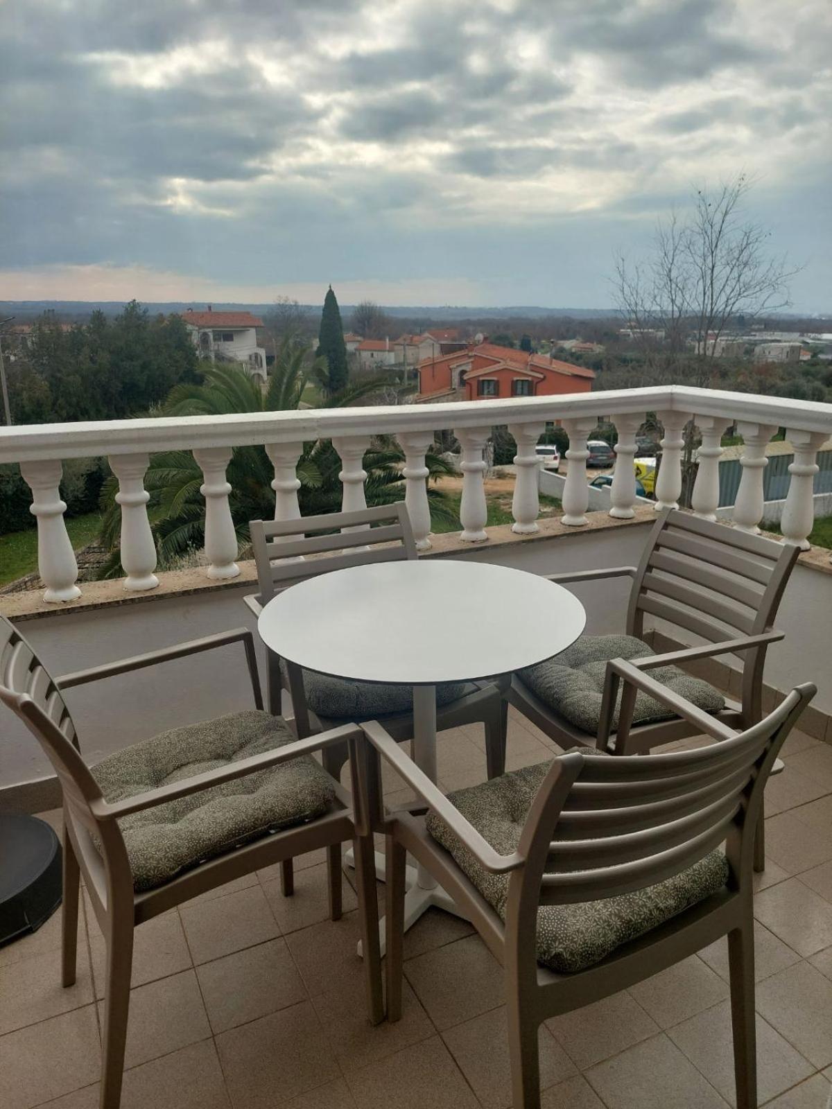 Apartment Andela